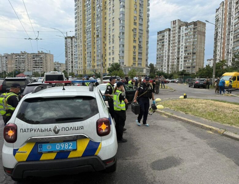 У Києві застрелили чоловіка у салоні автомобіля