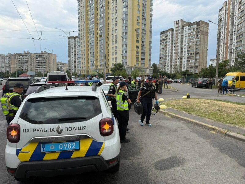 У Києві застрелили чоловіка у салоні автомобіля