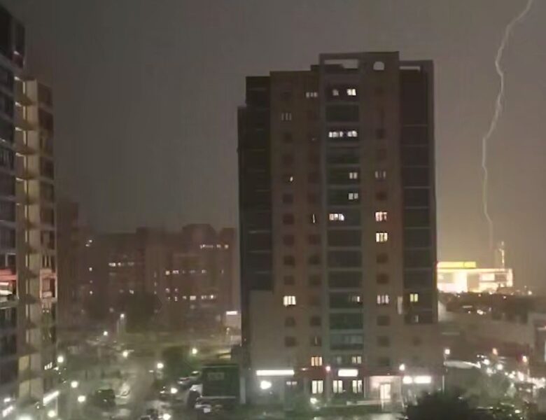 У Москві та Підмосков’ї шторм спричинив пожежі та блекаут