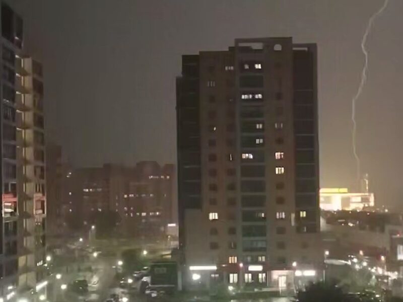 У Москві та Підмосков’ї шторм спричинив пожежі та блекаут