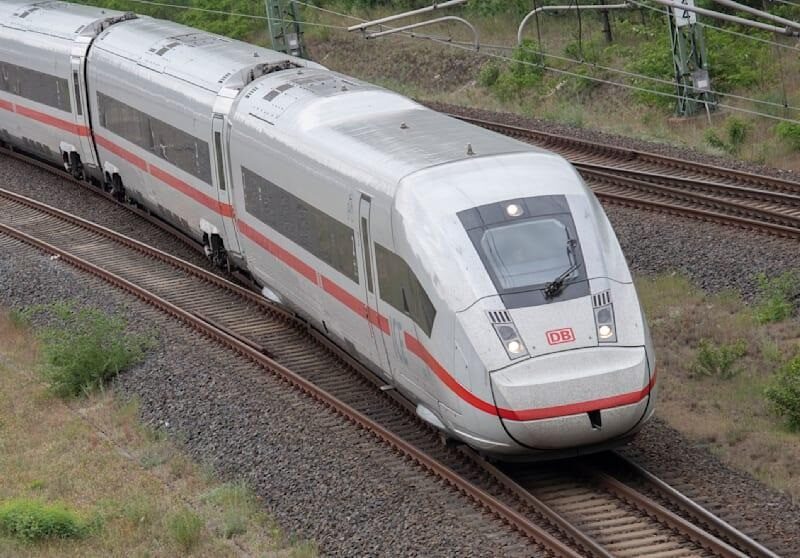 У Німеччині сирієць із сокирою напав на пасажирів поїзда, є поранені