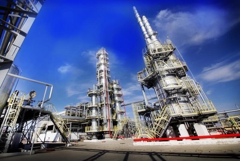 У Росії заявили про атаку дронів на Ільський НПЗ