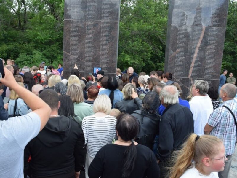 У російському Саратові розширили меморіал загиблим солдатам