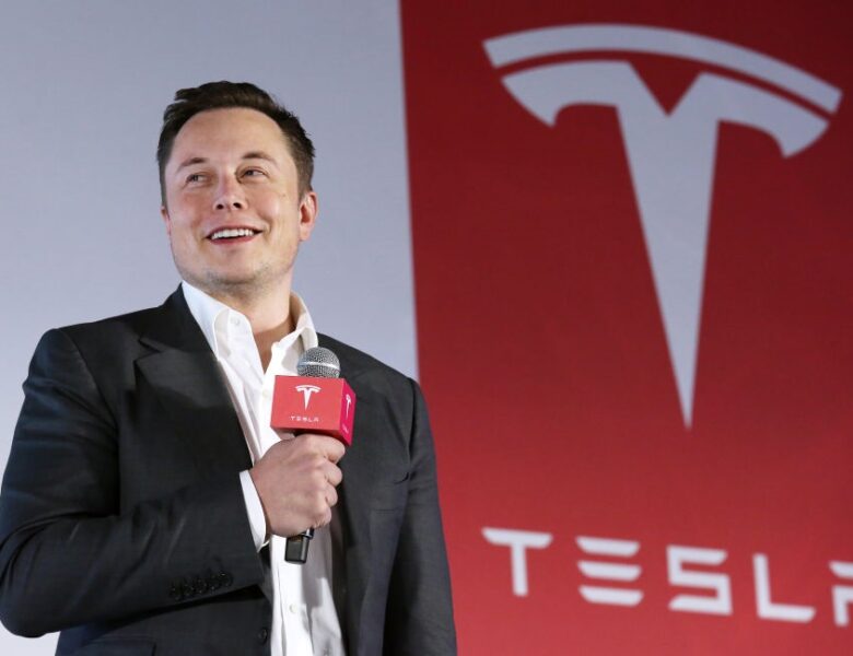 У Tesla проблеми після оголошення Маска про створення партії