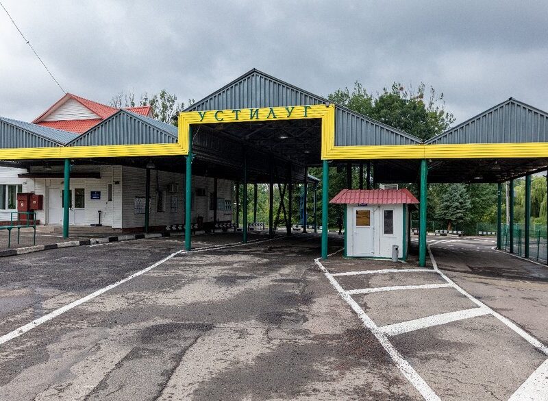 Українцям радять тимчасово уникати перетину кордону з Польщею в Устилузі