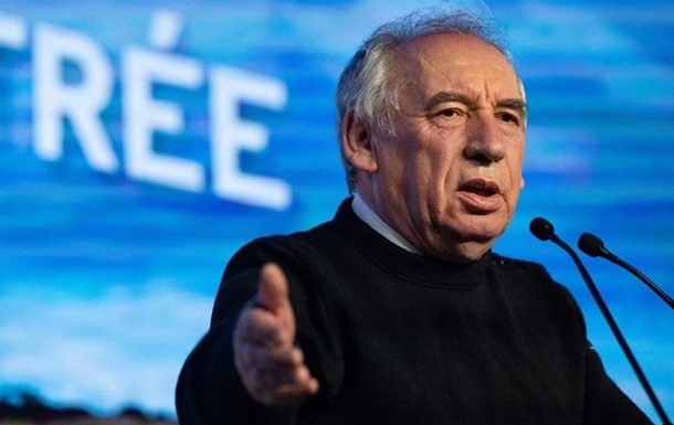 Уряд Франції пережив черговий вотум недовіри