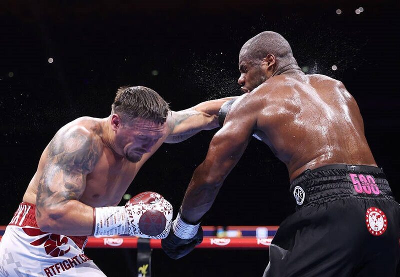 Усик – видатний чемпіон: Батько Дюбуа висловився після поразки сина