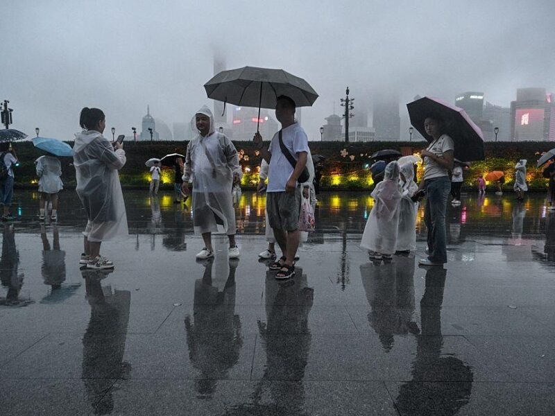 В Шанхаї через тропічний шторм евакуювали 280 тисяч осіб