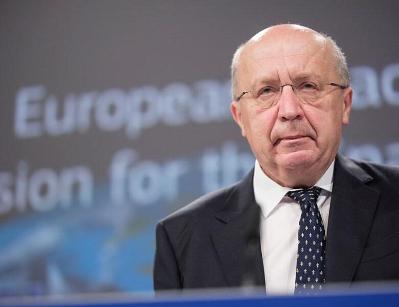 В ЄС пояснили, чому не зможуть закупити американську зброю для України