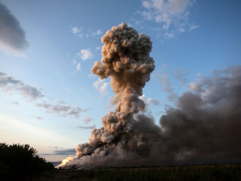 Вибух на складі феєрверків у США: виявлено тіла семи людей