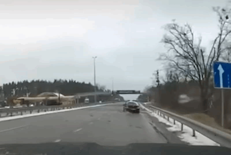 Віддав наказ розстріляти авто з цивільними: офіцер армії РФ отримав підозру