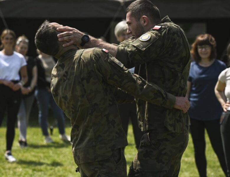 “Викличуть і чоловіків, і жінок”: в Польщі пройдуть масштабні медкомісії