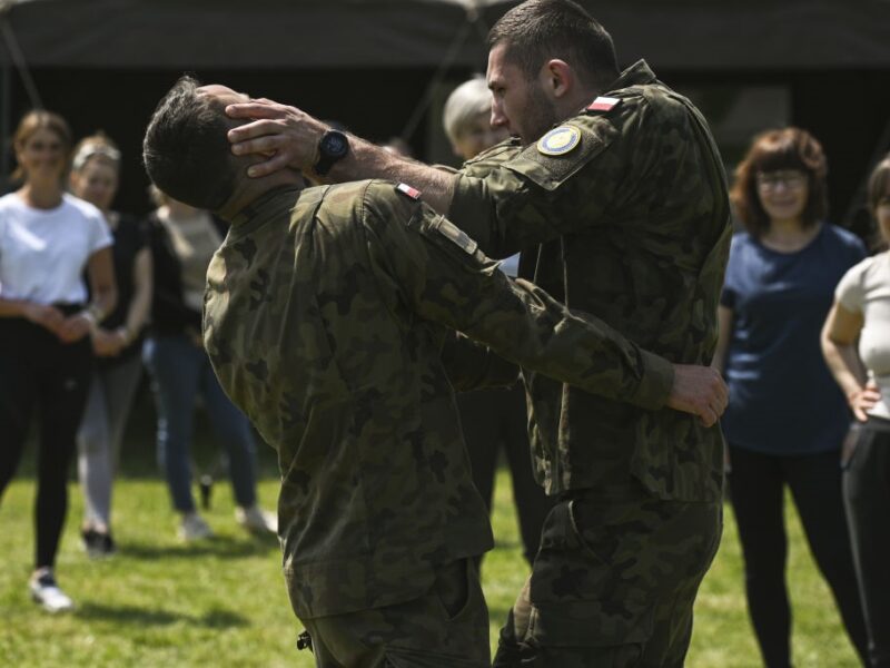 “Викличуть і чоловіків, і жінок”: в Польщі пройдуть масштабні медкомісії