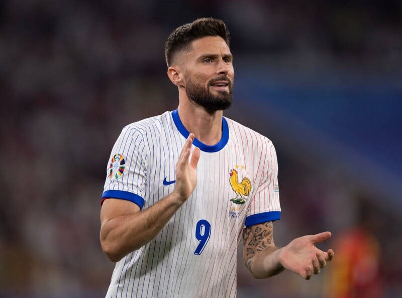 Віковий найкращий бомбардир Франції продовжить кар’єру в Ліллі