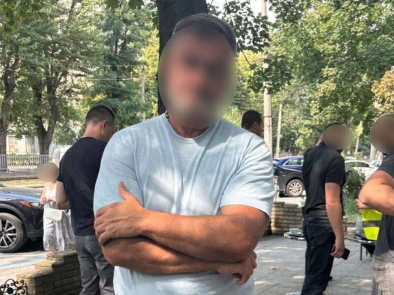 Викрито шахрая, що за гроші обіцяв “працевлаштування” в Офісі генпрокурора