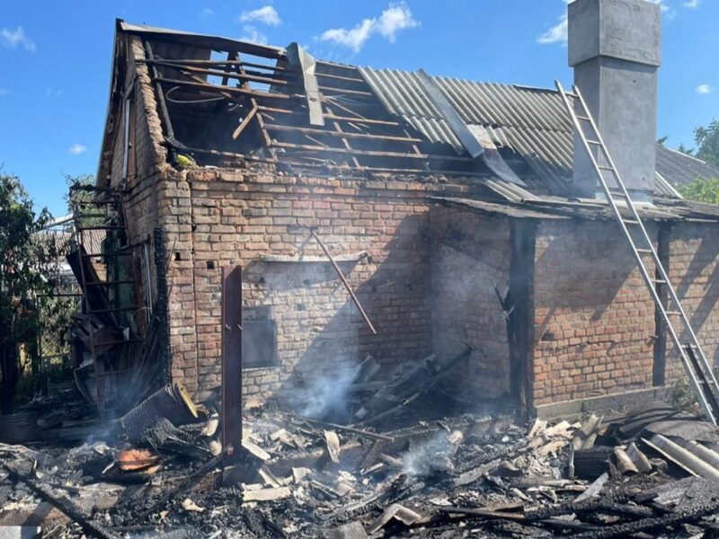 Війська РФ атакували два райони Дніпропетровщини, є постраждалі