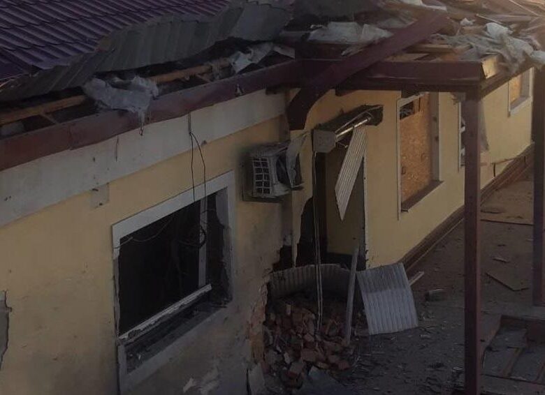 Війська РФ знову обстріляли залізничний вокзал у Херсоні