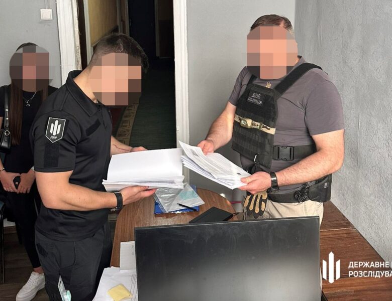 Влаштував ухилянту супровід: правоохоронцю з Харкова оголосили підозру