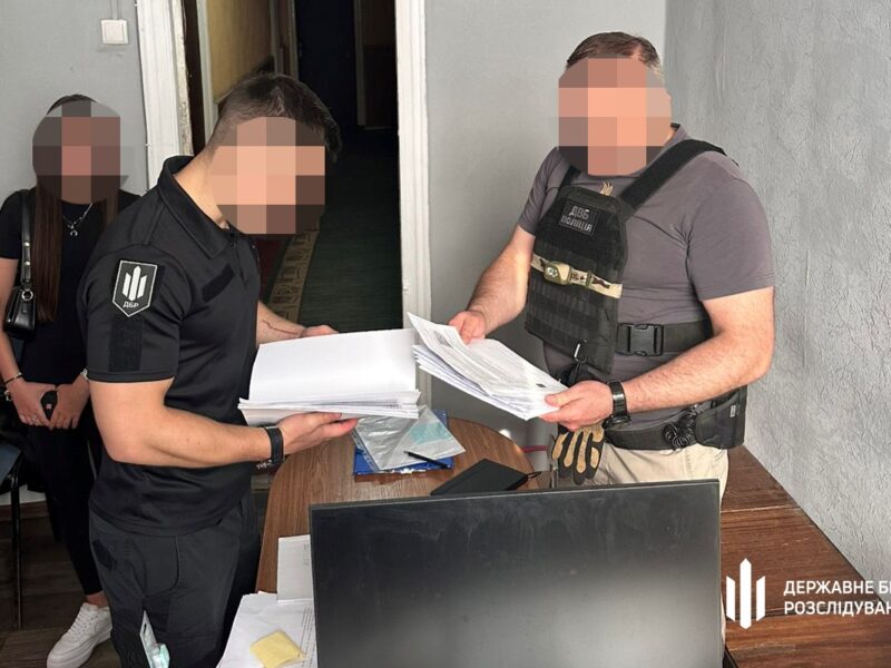 Влаштував ухилянту супровід: правоохоронцю з Харкова оголосили підозру