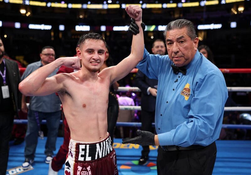 Японський боксер поступився поясами американцю у найлегшій вазі