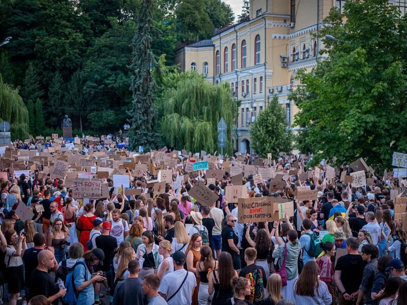 ЄС погрожує блокувати €50 млрд допомоги через НАБУ і САП – ЗМІ