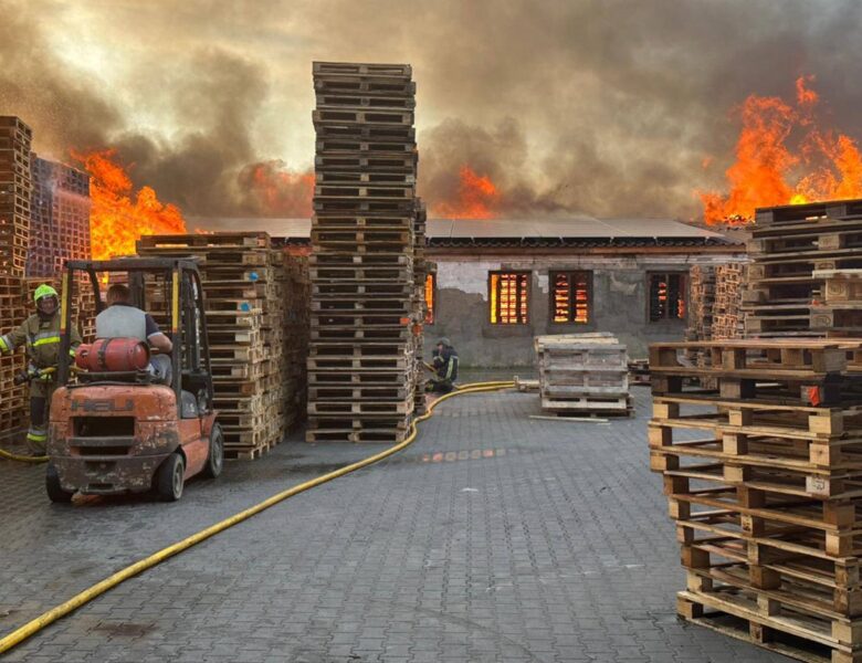 З’явилися фото наслідків атаки на Київщину