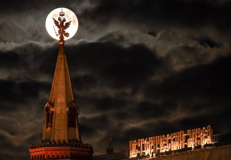 За період війни в РФ за загадкових обставин померло 20 чиновників – ЗМІ