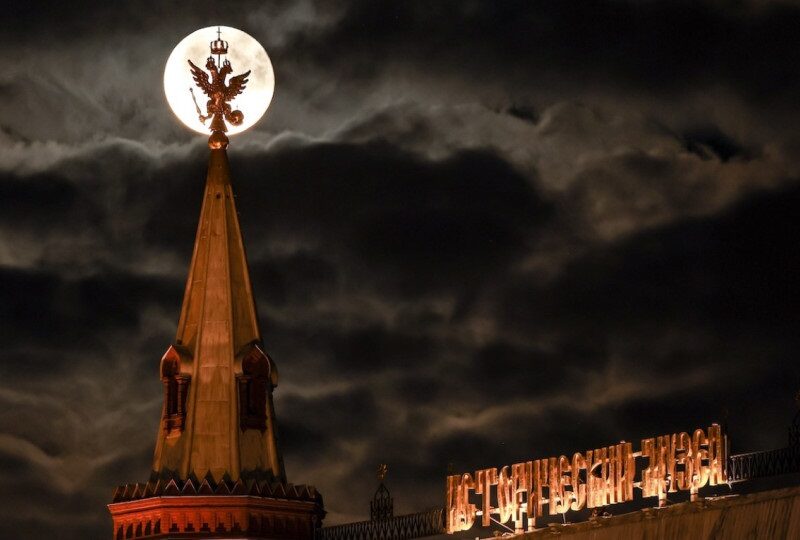 За період війни в РФ за загадкових обставин померло 20 чиновників – ЗМІ