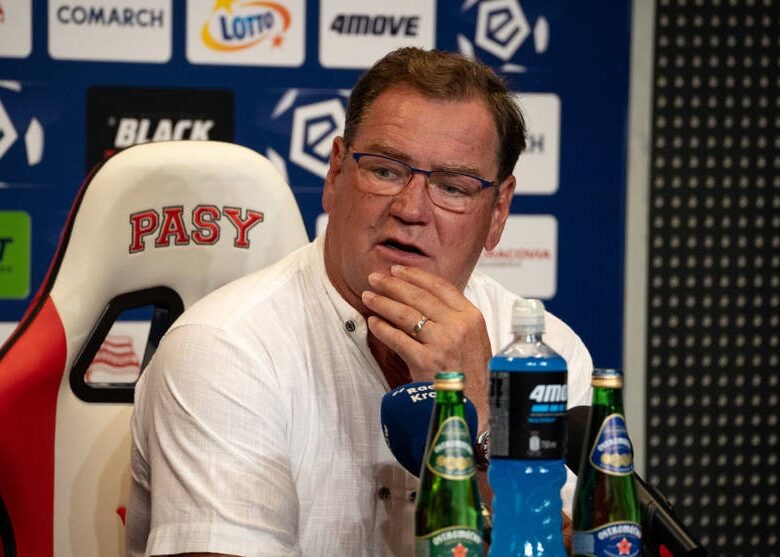 Замість Міхала Пробежа збірну Польщі з футболу очолив Ян Урбан