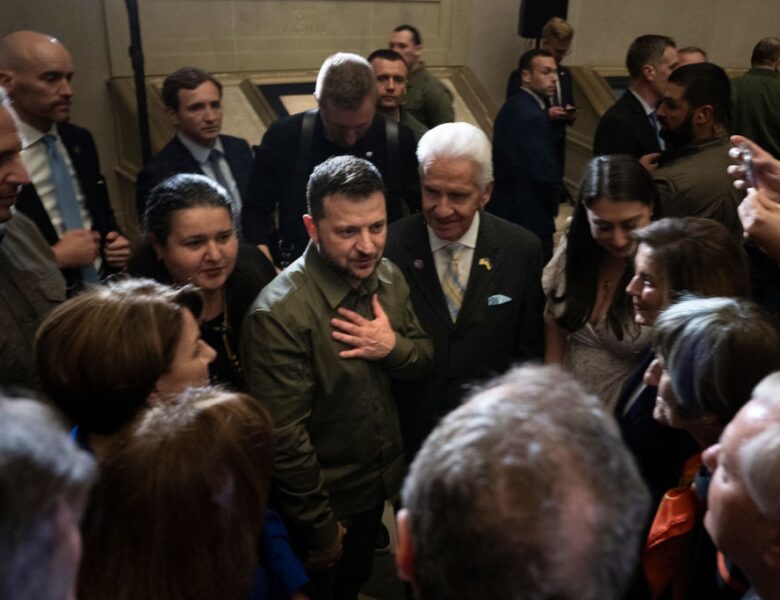 Зеленський обговорив з Трампом заміну посла у США – ЗМІ