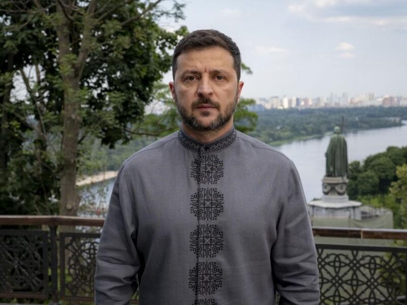 Зеленський привітав українців з Днем Державності