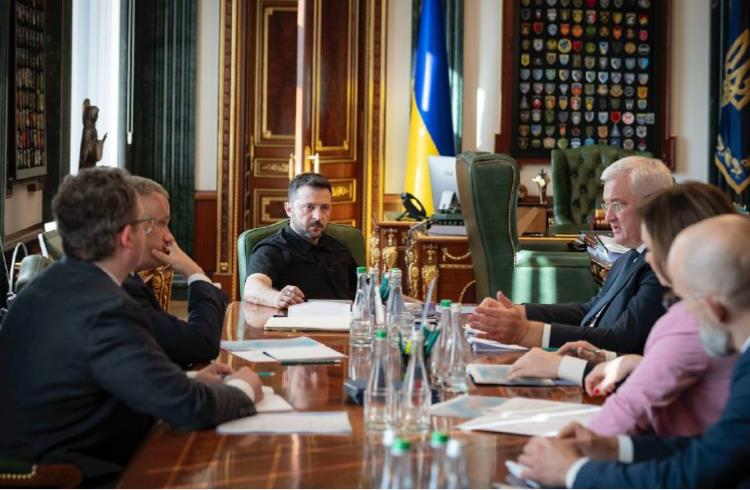 Зеленський провів нараду з дипломатами