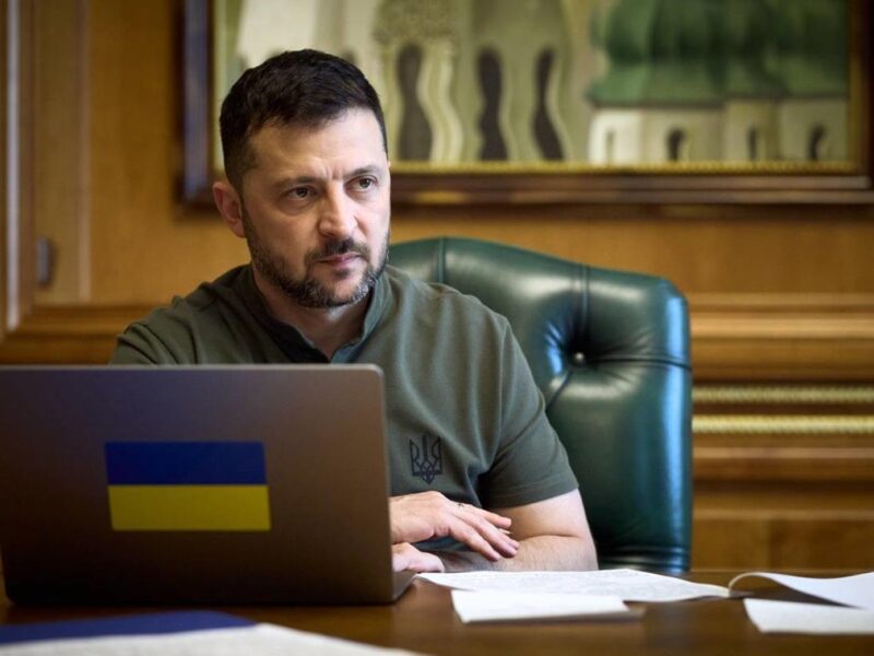 Зеленський провів першу розмову з Навроцьким