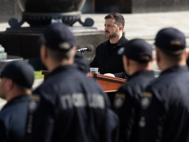 Зеленський вручив держнагороди поліцейським