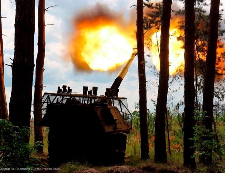 ЗСУ відбивають штурми росіян на 11 напрямках