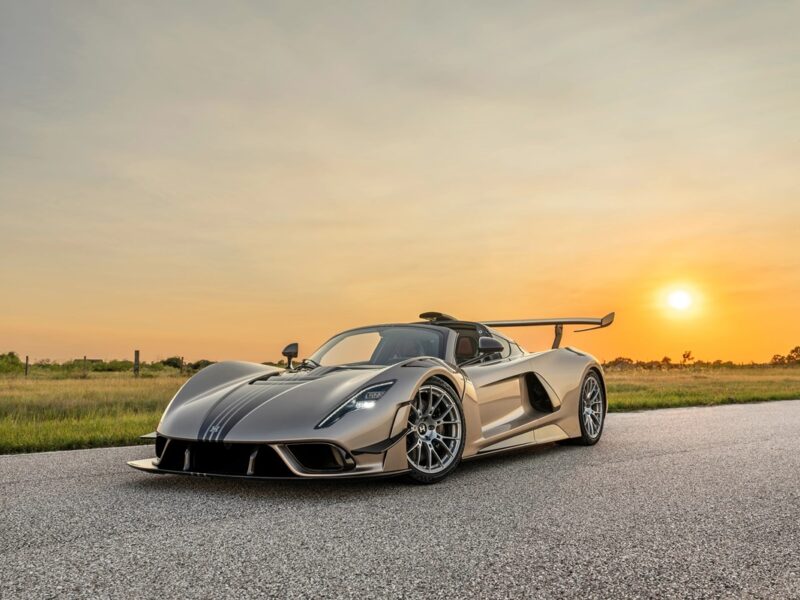 Американська Hennessey представила гіперкар Venom F5 Revolution LF