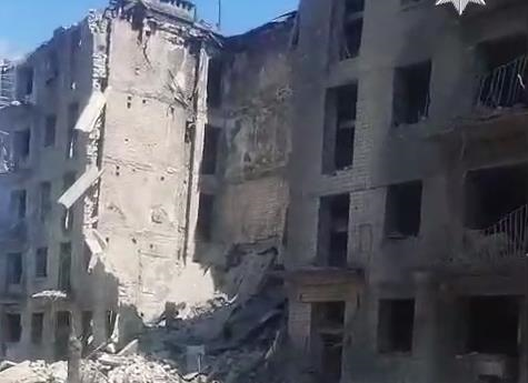 Авіаудар по Куп’янську: під завалами можуть перебувати троє людей