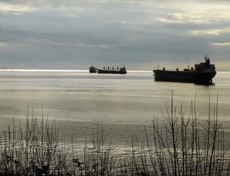 Біля Чукотки вибухнув танкер “тіньового флоту” РФ