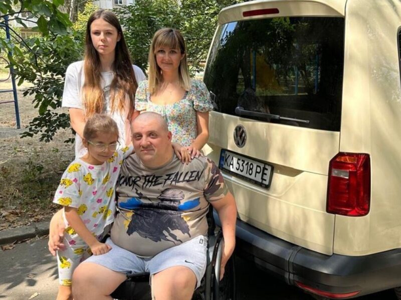 Благодійники надали ветерану 66-ї ОМБр інклюзивне авто