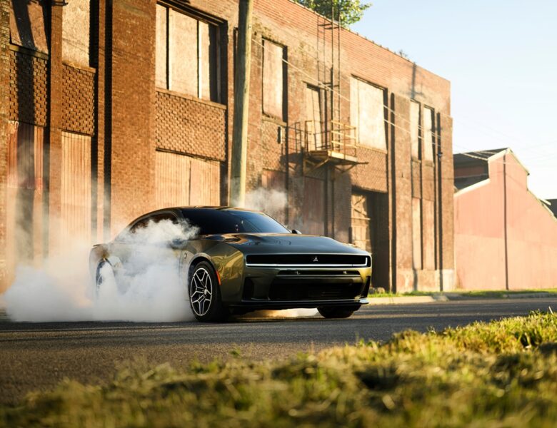 Dodge повертає бензиновий Charger