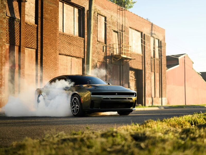 Dodge повертає бензиновий Charger