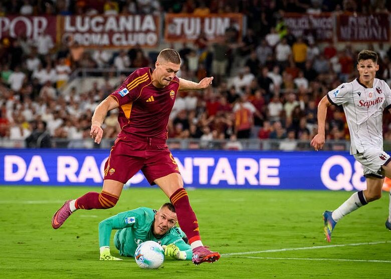 Довбик отримав оцінки за першу гру сезону в Серії А