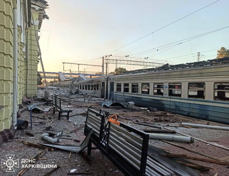 ДСНС показали наслідки удару РФ по Лозовій