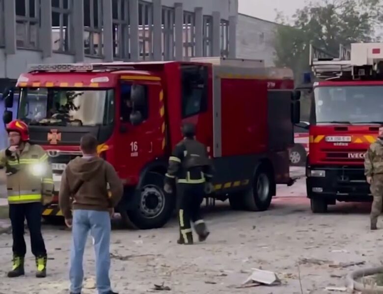 Володимир Зеленський: “Зараз у Києві триває розбір завалів”