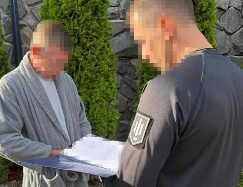 Екскерівника ДСНС Київщини підозрюють у привласненні коштів