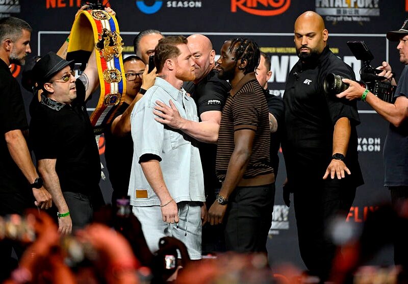 Енді Руїс спрогнозував результат поєдинку Альварес – Кроуфорд