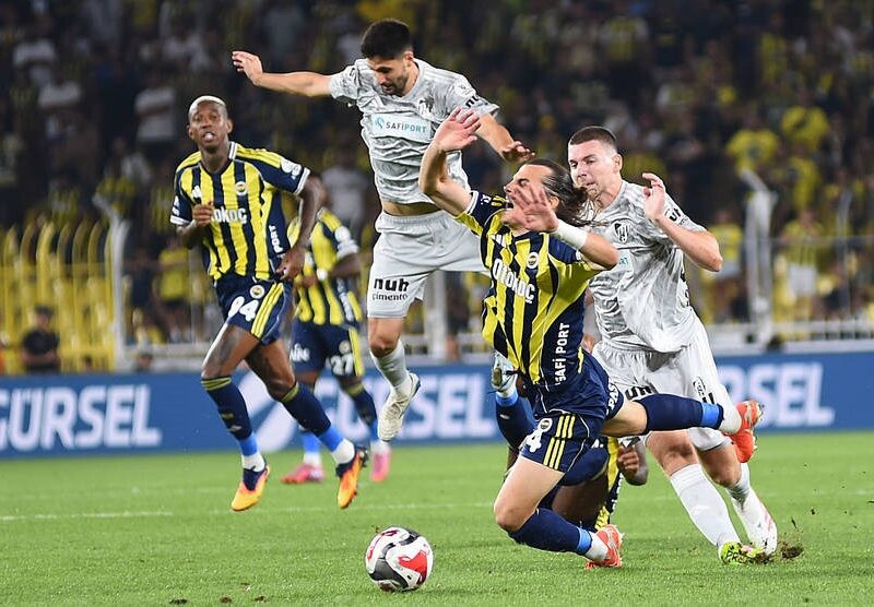 Гра Сироти в першому матчі за турецький Коджаеліспор була посередня