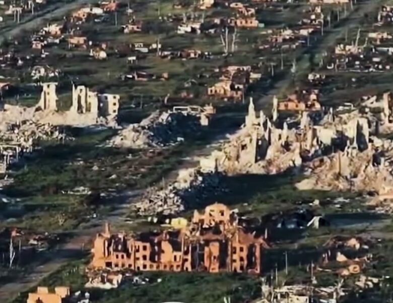 Груда каміння: військові показали, як виглядає Вовчанськ