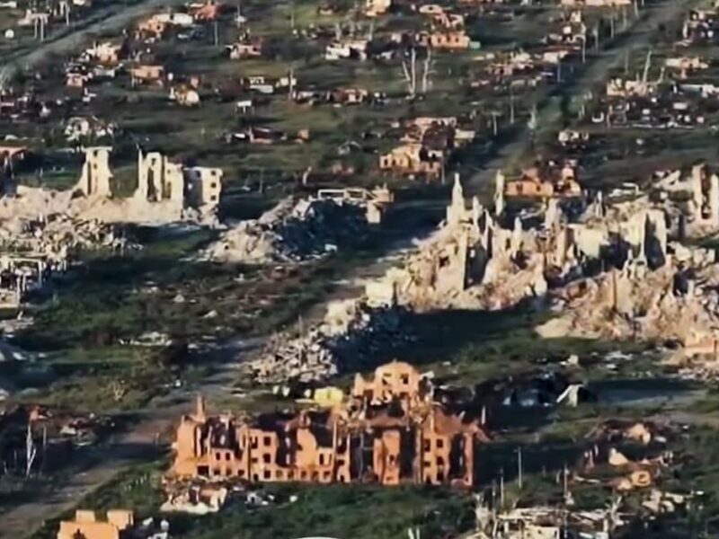 Груда каміння: військові показали, як виглядає Вовчанськ