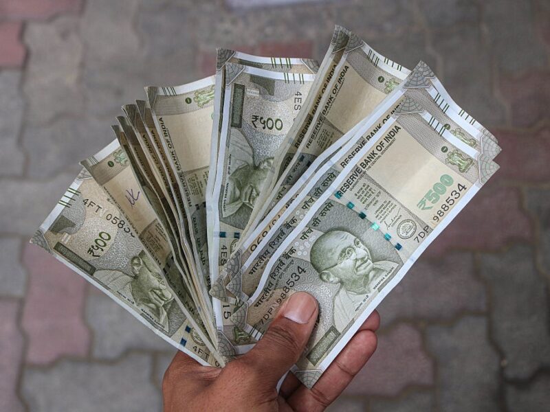 Індійська рупія зафіксувала найгірше падіння за пів року